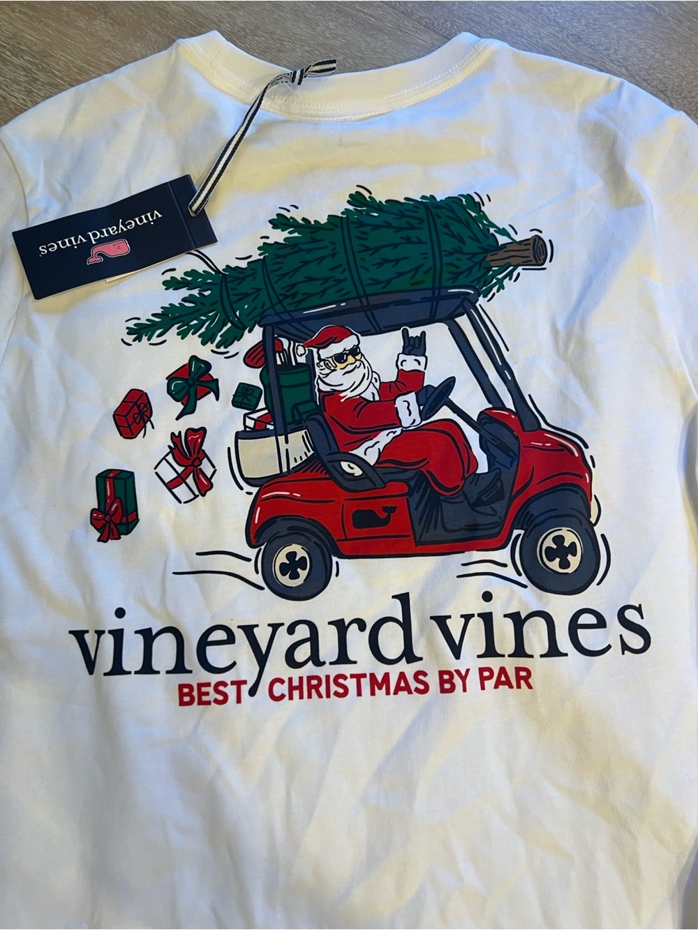 Vineyard Comes golfing Santa tee NWT XL 18